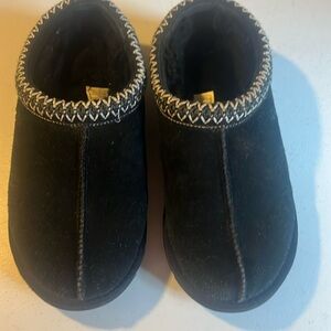 Uggs Tasman black slipper:clogs size 7.